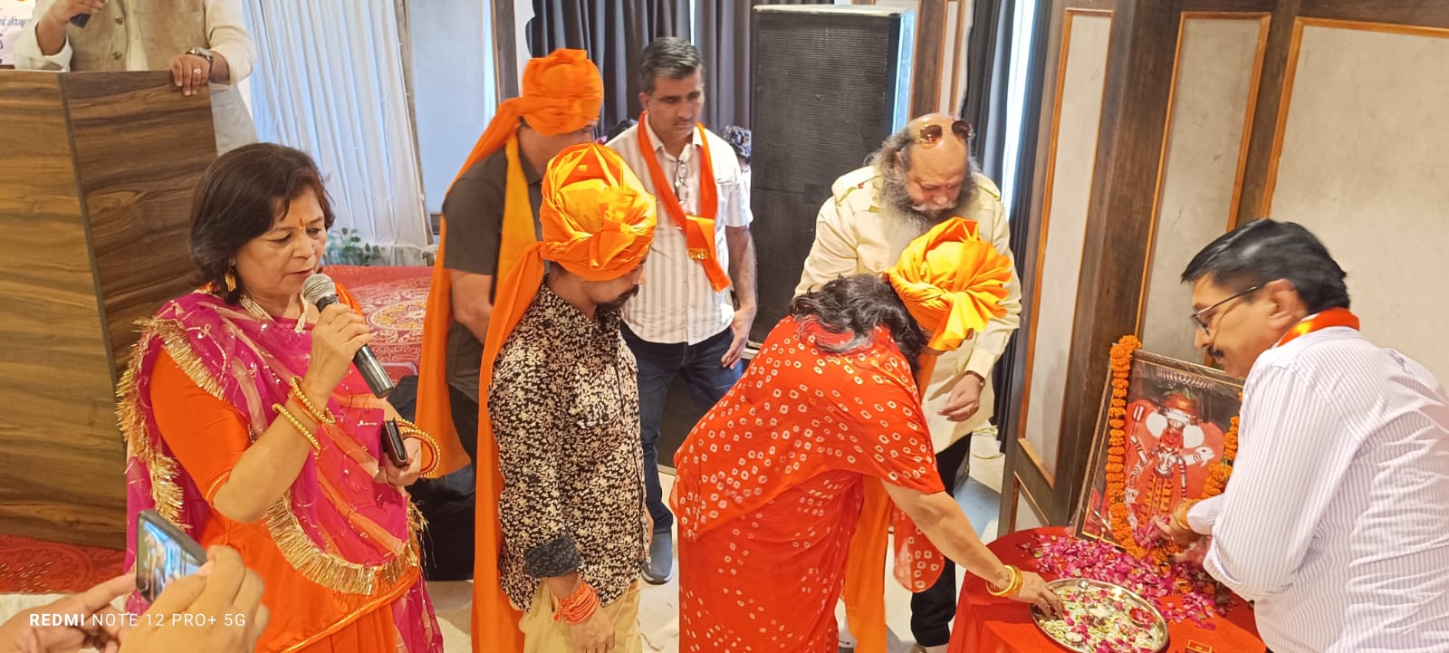 जयपुर में करणी सेना के सूरजपाल अम्मू की सरकार को चेतावनी, यूजीसी मुद्दे पर हलफनामा दाखिल करने की मांग...!