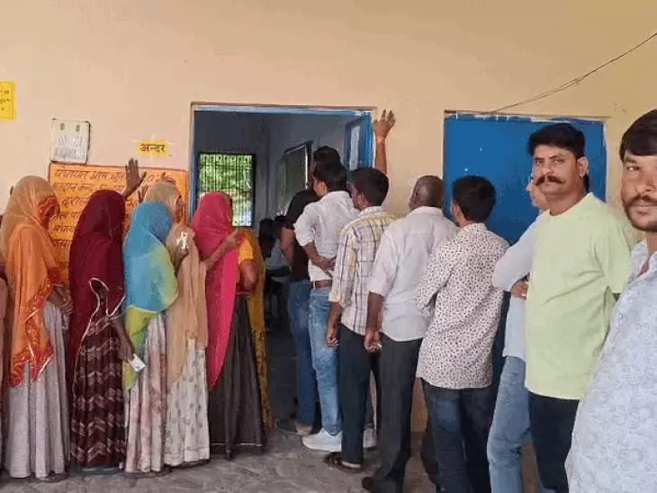 राजस्थान पंचायत चुनाव 2026: पांच जिलों में कैसा रहा पहले चरण का मतदान? जयपुर में 67.60%, उदयपुर में 66.88% और जोधपुर में मतदान बहिष्कार...!